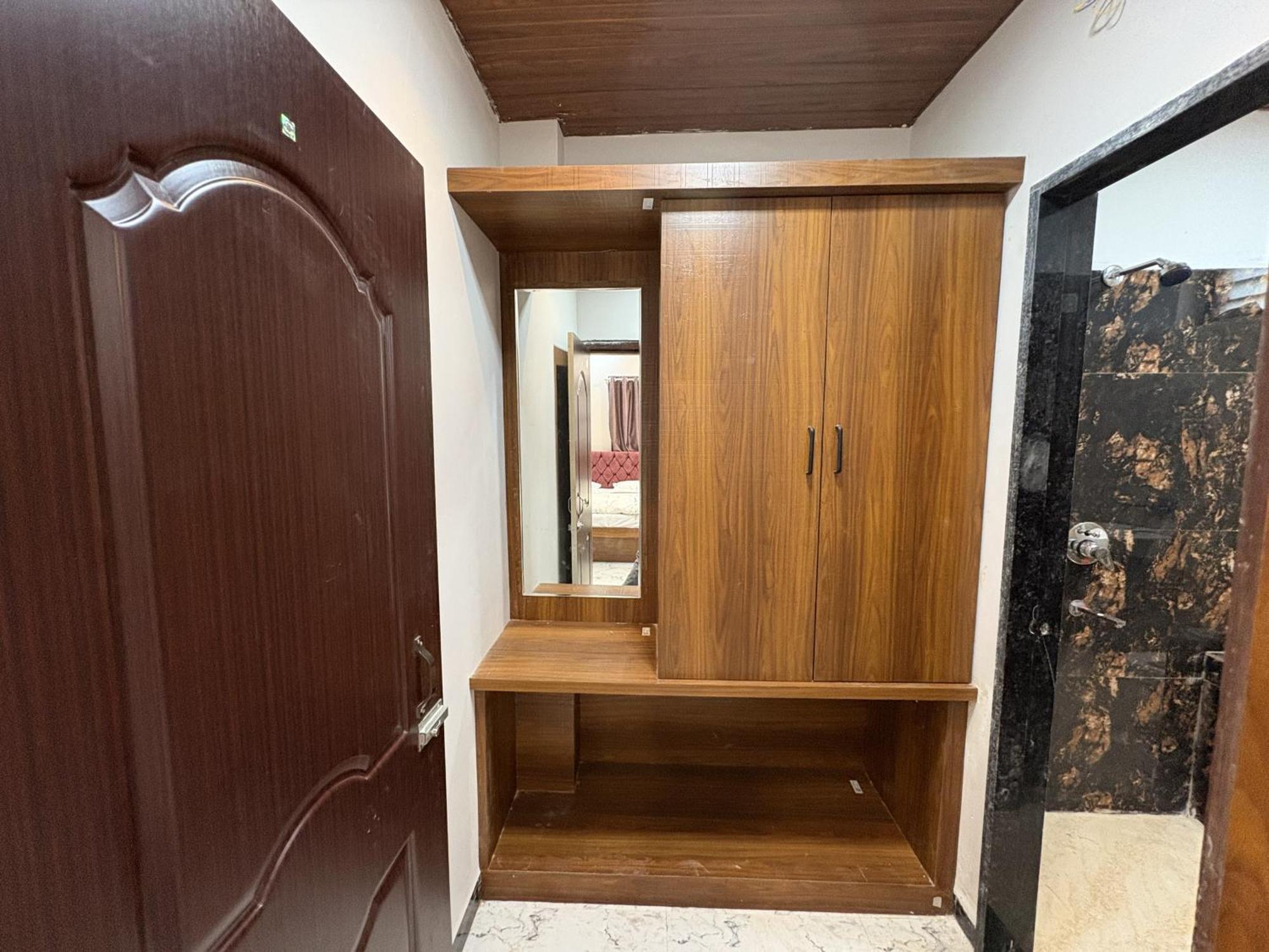 Shree Trilokeshwar Guest House Удджайн Экстерьер фото